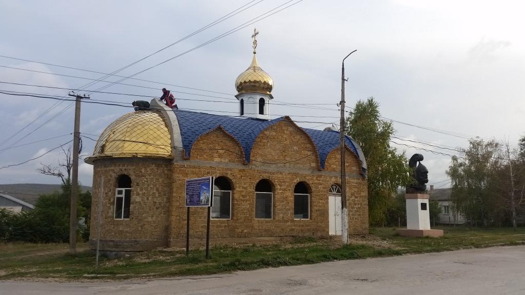 Старый крым кировское. Храм Успения Пресвятой Богородицы старый Крым. Кировское Крым храм. Храм Александра Невского в Старом Крыму. Успенская Церковь старый Крым.